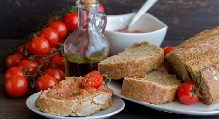 Tomaten mit Brot